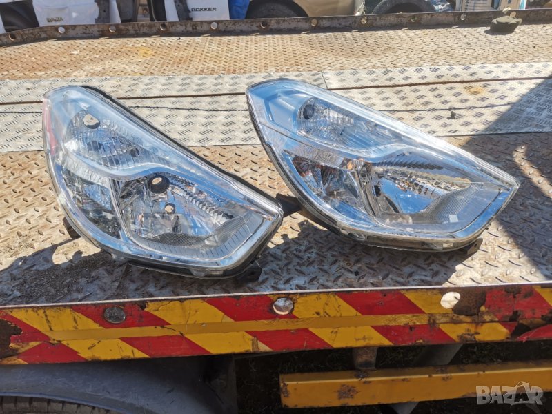 Десен фар за Дачия Докер , снимка 1