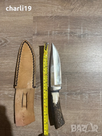 Много здрав ръчно изработен ловен нож