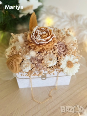 Букет с цветя от соев восък с аромат в син цвят  в чантичка , снимка 5 - Изкуствени цветя - 51642076