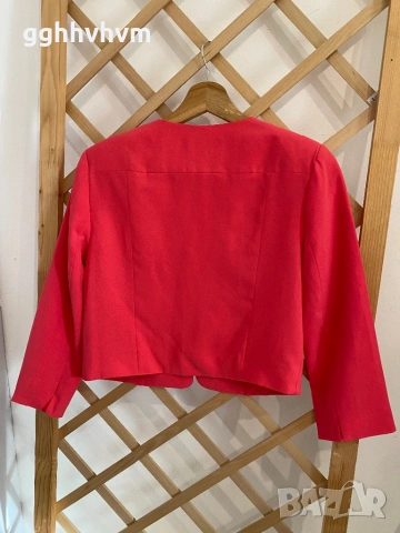 Късо сако, снимка 2 - Сака - 53605779