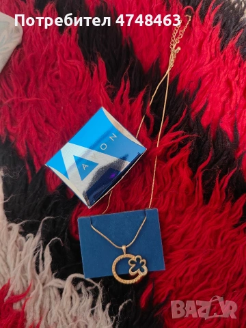 синджир с детелина идеален за подарък avon v kutiq , снимка 2 - Колиета, медальони, синджири - 53749049