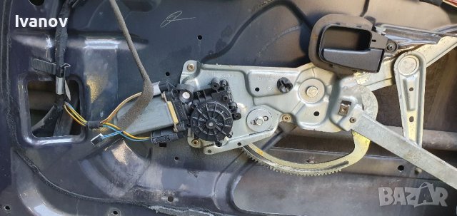 Предна дясна врата за бмв е36 седан комби огледало брава дръжка стъклоповдигач ел стъкло , снимка 4 - Части - 41267603