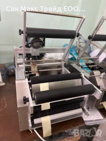 Полуавтоматична машина за етикетиране на кръгли бутилки с дата принтер, снимка 3 - Други машини и части - 50642168