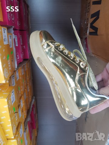 Обувки, снимка 2 - Дамски ежедневни обувки - 41599635