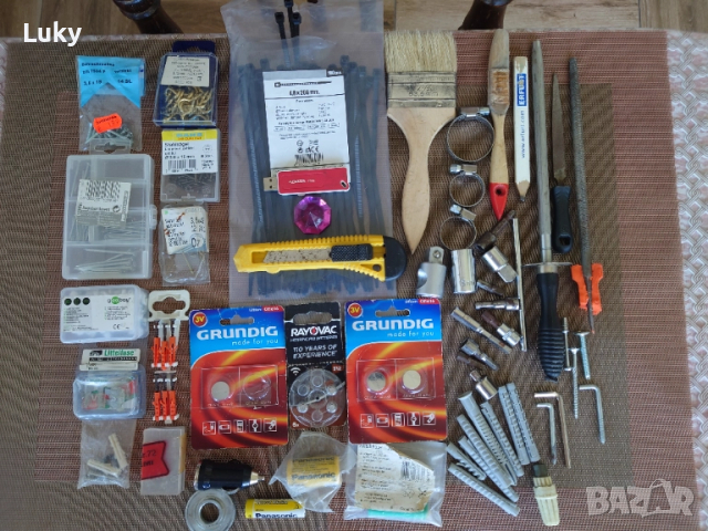 Много и интересни предмета.Цената е за всичко.