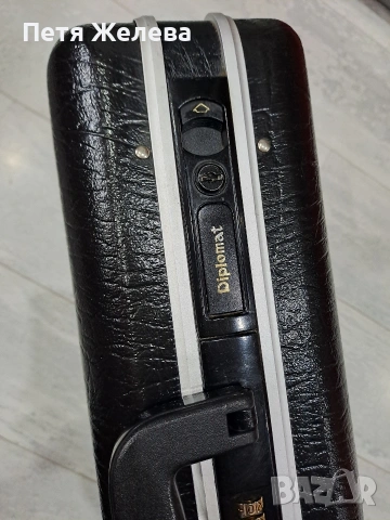 Твърд дипломатически куфар DIPLOMAT с шифър и ключ , снимка 5 - Куфари - 53101433