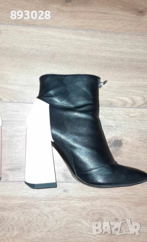 Боти ZARA 38/39 номер , снимка 4 - Дамски боти - 51799707