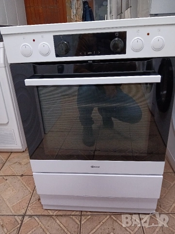 Като нова свободно стояща печка с керамичен плот Gram с две години гаранция!, снимка 5 - Печки, фурни - 53641094