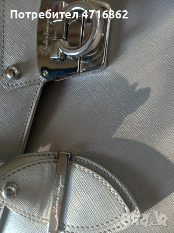 Salvatore Ferragаmo дамска чанта, снимка 2 - Чанти - 53294324