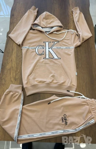 Дамски екип CALVIN KLEIN, снимка 2 - Спортни екипи - 51148055
