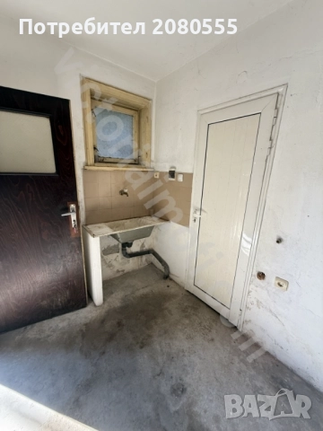 Просторен етаж с гараж, склад, сутерен и таван!, снимка 17 - Етаж от къща - 51962578