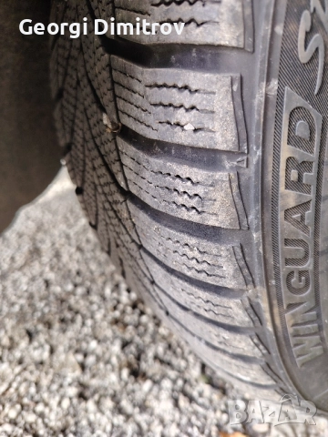 215 40 17 зимни гуми, снимка 2 - Гуми и джанти - 52459543