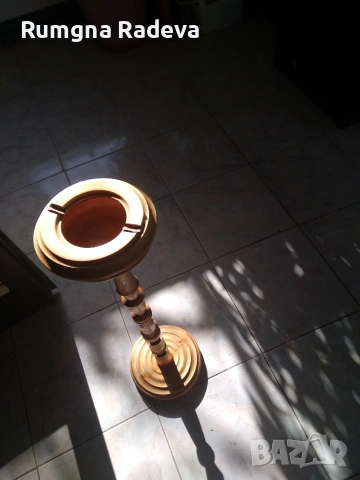 дървен пепелник на стойка, снимка 2 - Други стоки за дома - 53772307