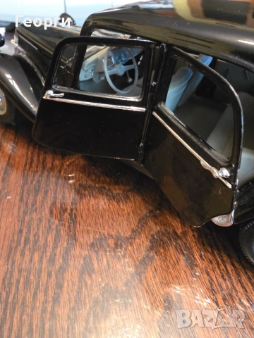 CITROEN 15CV 6 CYL. - 1952-MAISTO 1/18 -, снимка 2 - Колекции - 53690373