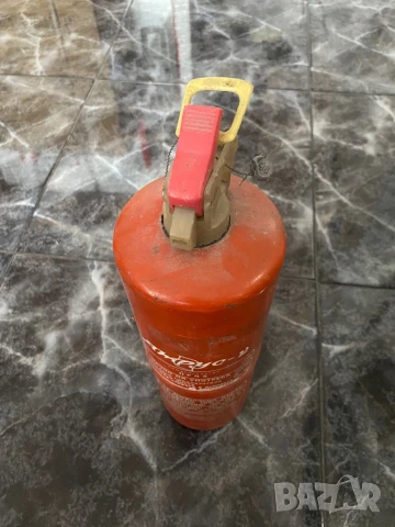 Пожарогасител прахов 2 кг