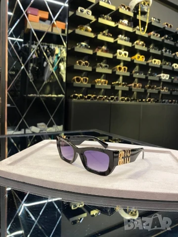 очила с черен обикновен калъф и ув защита miu miu , снимка 5 - Слънчеви и диоптрични очила - 51395037