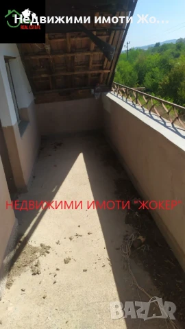 Животновъдна ферма с двуетажна къща в село Родина, снимка 12 - Къщи - 51421040