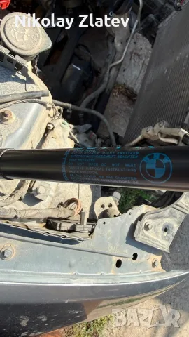 амортисьори за Преден капак BMW e87