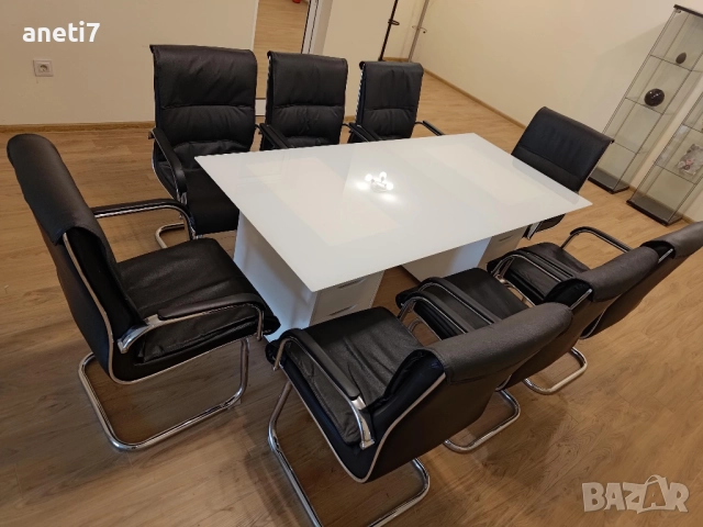 Бяла секция със стъклена врати 80см/30см/200см, от ИКЕА, 2 бр. В отлично състояние, снимка 11 - Секции и витрини - 52605381