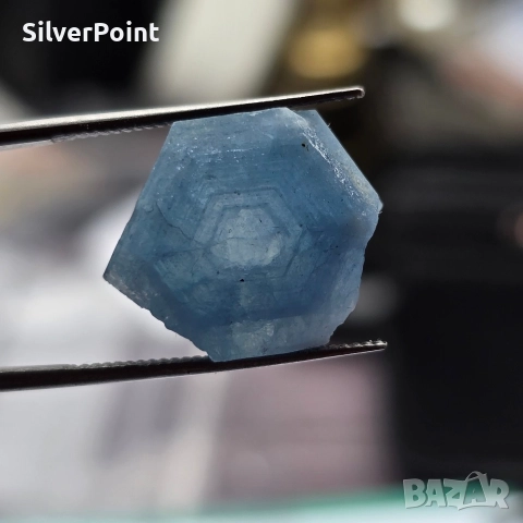 Аквамарин с много рядък зонален растеж и сертификат 