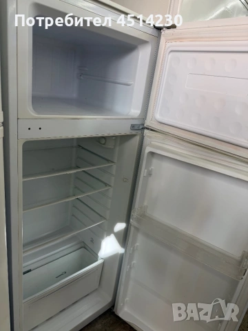 Хладилник Candy – компактен, работещ отлично (140×55 см), снимка 5 - Хладилници - 53830436