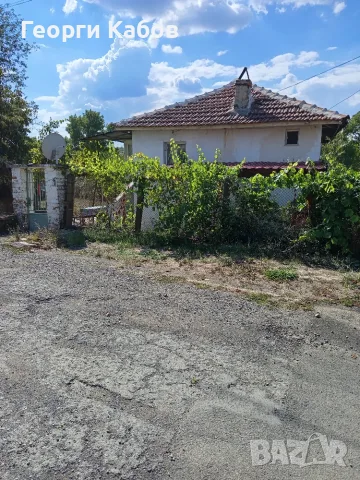 Двуетажна къща 100к.м. с двор един декар. , снимка 2 - Къщи - 56160127
