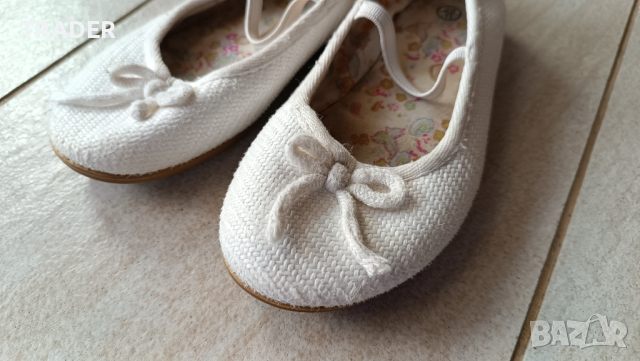 бели дантелени пантофи обувки балеринки H&M, снимка 2 - Детски пантофи - 44932427