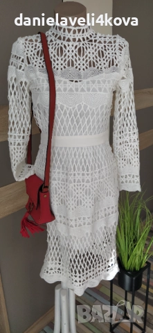 Изключително нежна рокля дантела