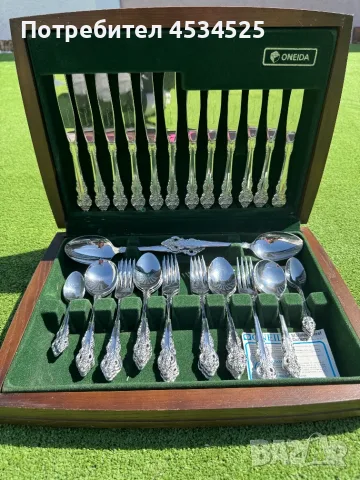 Oneida Community Stainless Steel – орнаментиран сервиз, 44 части с дървена кутия