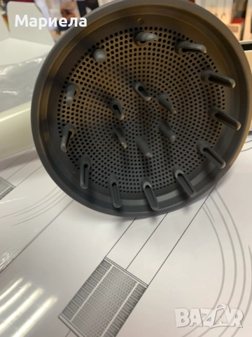 Професионален Сешоар с безчетков мотор / С термоконтрол и магнитна дюза, снимка 10 - Сешоари - 52140567