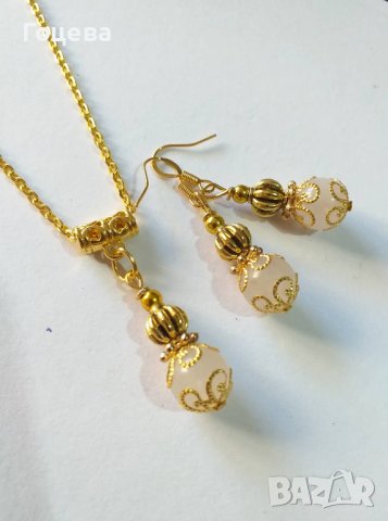 Красивият ни нов комплект бижута с камъни Бял кварц и богати орнаменти в цвят злато , снимка 2 - Бижутерийни комплекти - 35117281