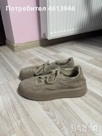 Светлокафяви обувки на висока подметка