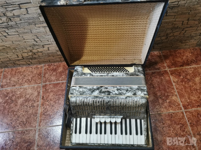 акордеон WELTMEISTER  - 80БАСА