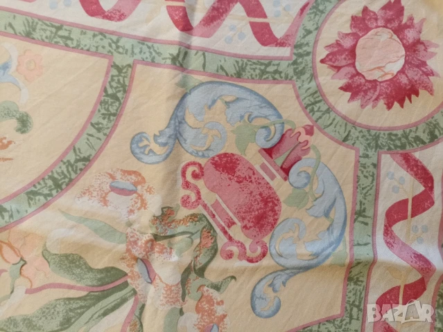 Дамски шал Aigner, снимка 3 - Шалове - 50693526