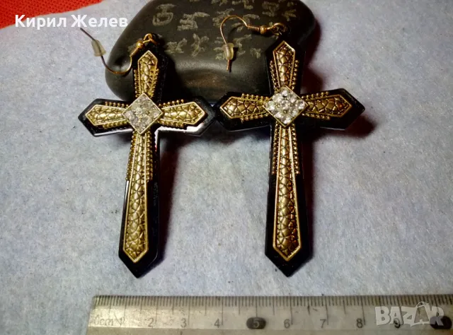 ГОЛЕМИ КРЪСТООБРАЗНИ ОРНАМЕНТИРАНИ ЗЛАТИСТИ АРТ ОБЕЦИ МЕСИНГ КРИСТАЛИ и СИНТЕТИКА 48761
