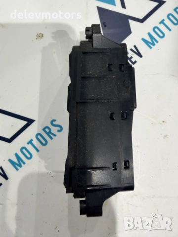 93300-D7470 конзола с бутони, копчета от Hyundai Tucson 2.0 CRDI, 185 ph., 4x4, automatic , снимка 2 - Части - 53524864