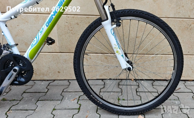 Продавам австрийски алуминиев велосипед Genesis Lara 26" отличмо състояние и външен вид, снимка 2 - Велосипеди - 53610182