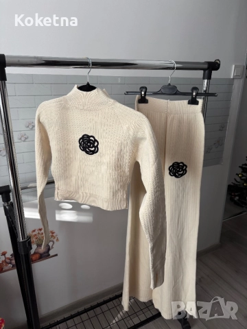 Топъл комплект от фино плетиво