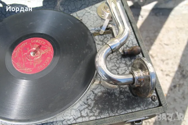 Швейцарски грамофон''Avuston'', снимка 6 - Антикварни и старинни предмети - 47452202