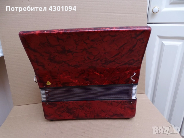 Акордеон Велтмайстер Стела 60 баса, снимка 4 - Акордеони - 51682683