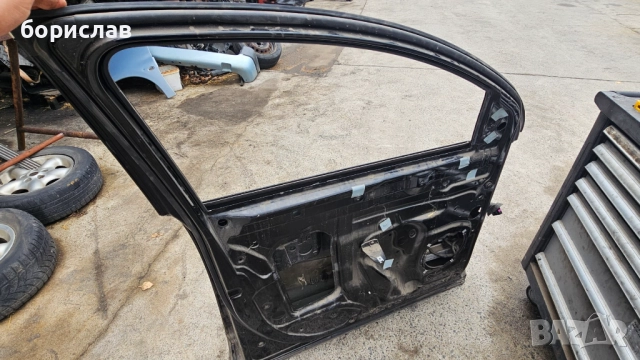 Предна лява врата за Audi Q7 , снимка 2 - Части - 51913399