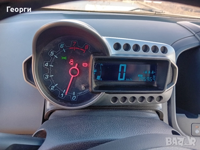 шевролет авео 1.2 Газ, снимка 9 - Автомобили и джипове - 52591343