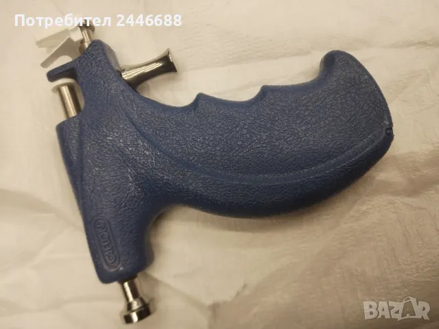 пистолет за поставяне на обеци. , снимка 2 - Фризьорски услуги - 48158683