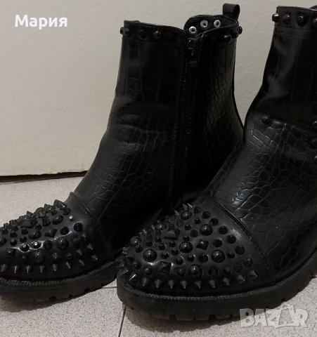 Екстравагантни боти, снимка 3 - Дамски боти - 44392459