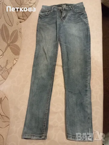 Запазени мъжки дънки 