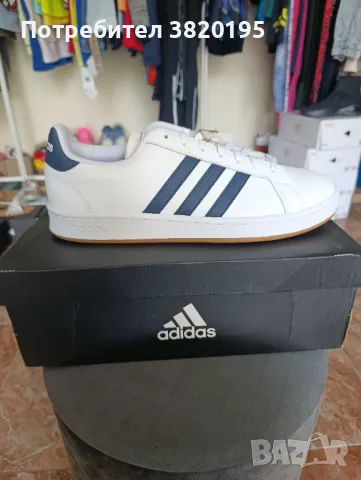 Нови, оригинални маратонки Adidas