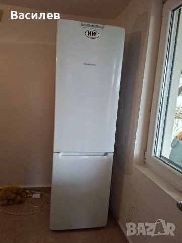 Хладилник Ariston на части .