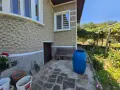 Продава се къща с голям двор 1,5 дка, гараж, стопански постройки и обновени инсталации, снимка 7
