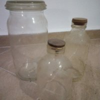 Стари аптекарски шишета и буркан, снимка 1 - Антикварни и старинни предмети - 39747971