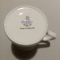 Рядка находка Прекрасен комплект чаша и кутийка от фин костен порцелан,кралска колекция., снимка 7 - Колекции - 44330637